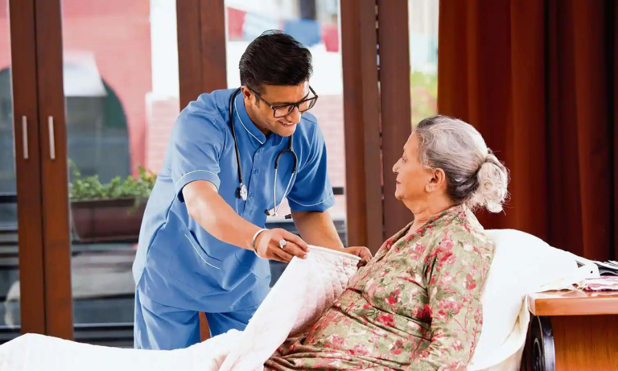 Read more about the article Top 10 Duties and Responsibilities of a Senior Caregiver